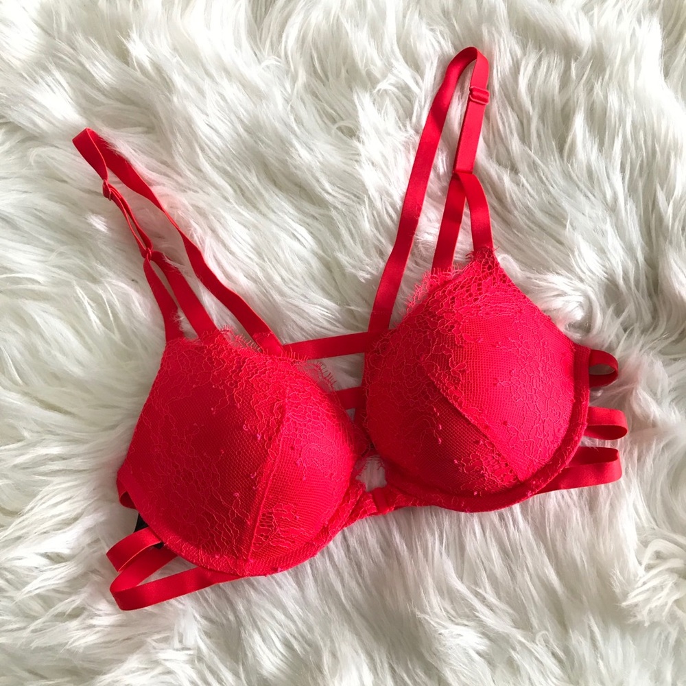 VS 34B lace cutout front clip push-up bra